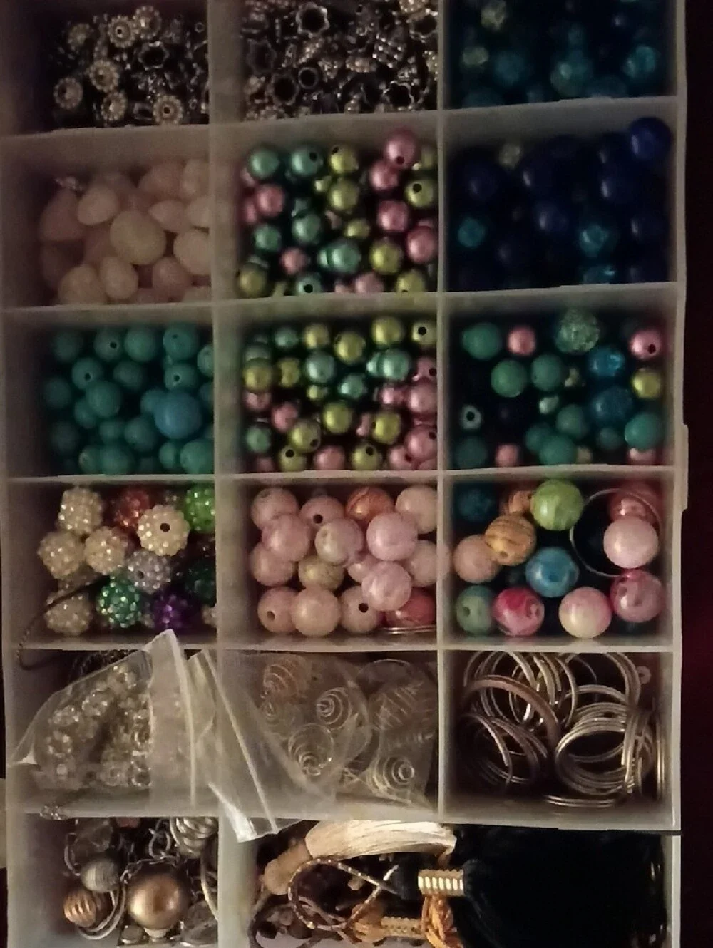 Plastic Compartment Jewelry Organizer Box in Clear/White